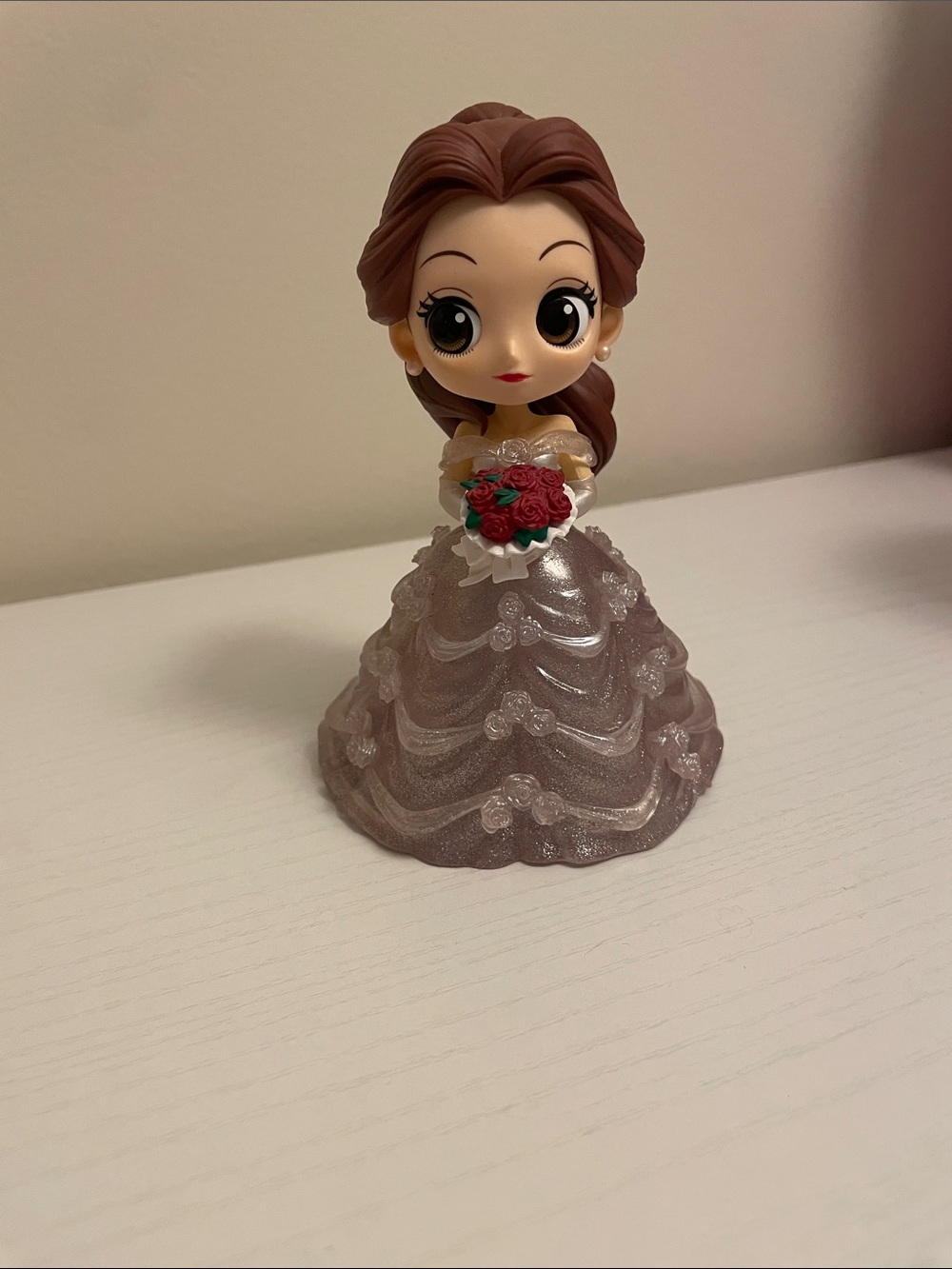 Cute Belle Qposket Figurine with Sparkle Gown - Brown Hair, Red Bouquet